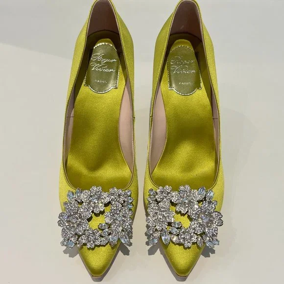 リオ発*Bloom Store*長袖フロントジッパー*Costa Rica Wine Rose Mix Crystal Covered Pointy Toe Pumps | ALLURE | Pre